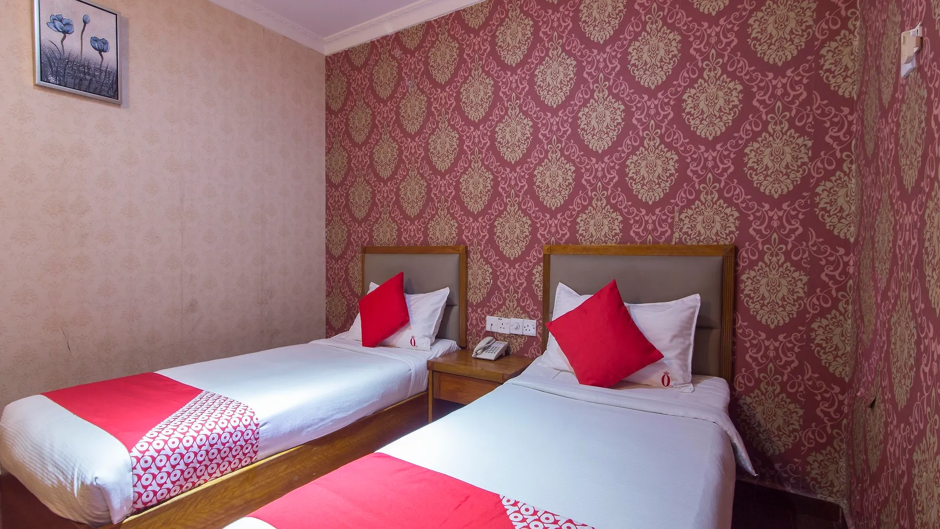 Super Oyo 998 Queen City Hotel George Town