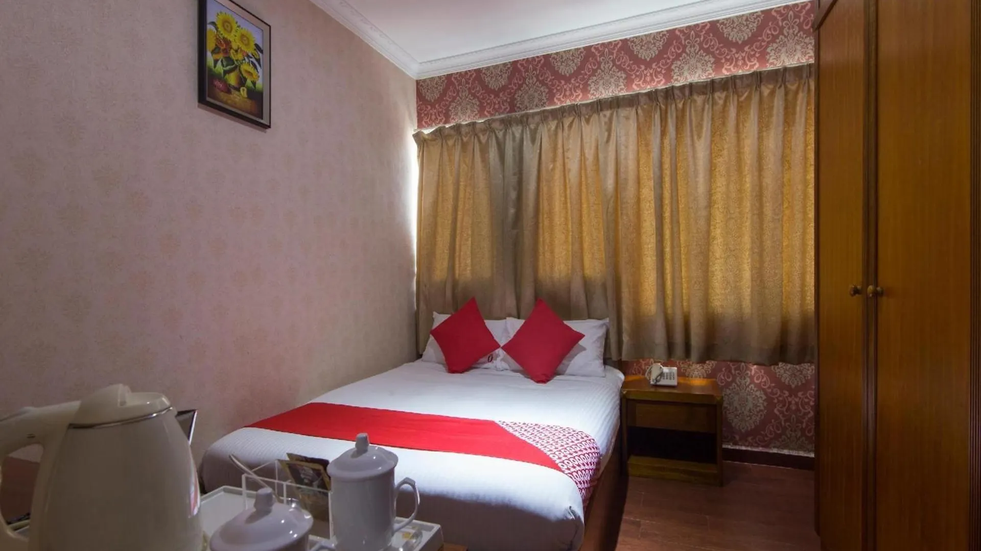 Super Oyo 998 Queen City Hotel George Town