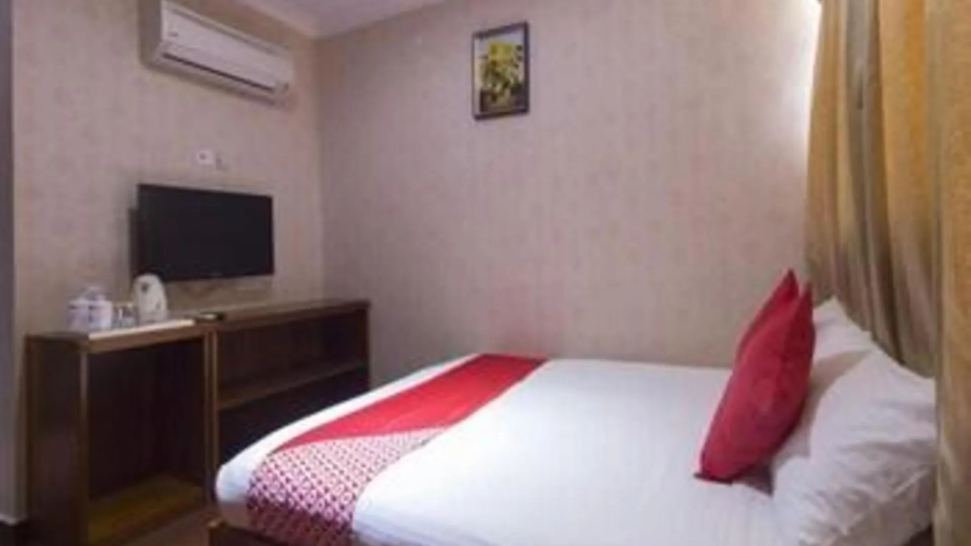 Super Oyo 998 Queen City Hotel George Town