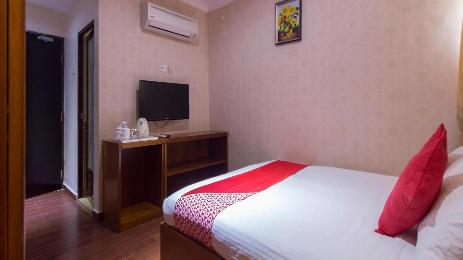 Super Oyo 998 Queen City Hotel George Town Malasia