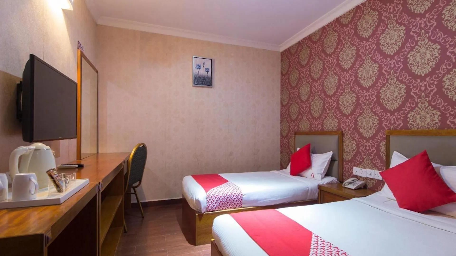 Super Oyo 998 Queen City Hotel George Town Malasia