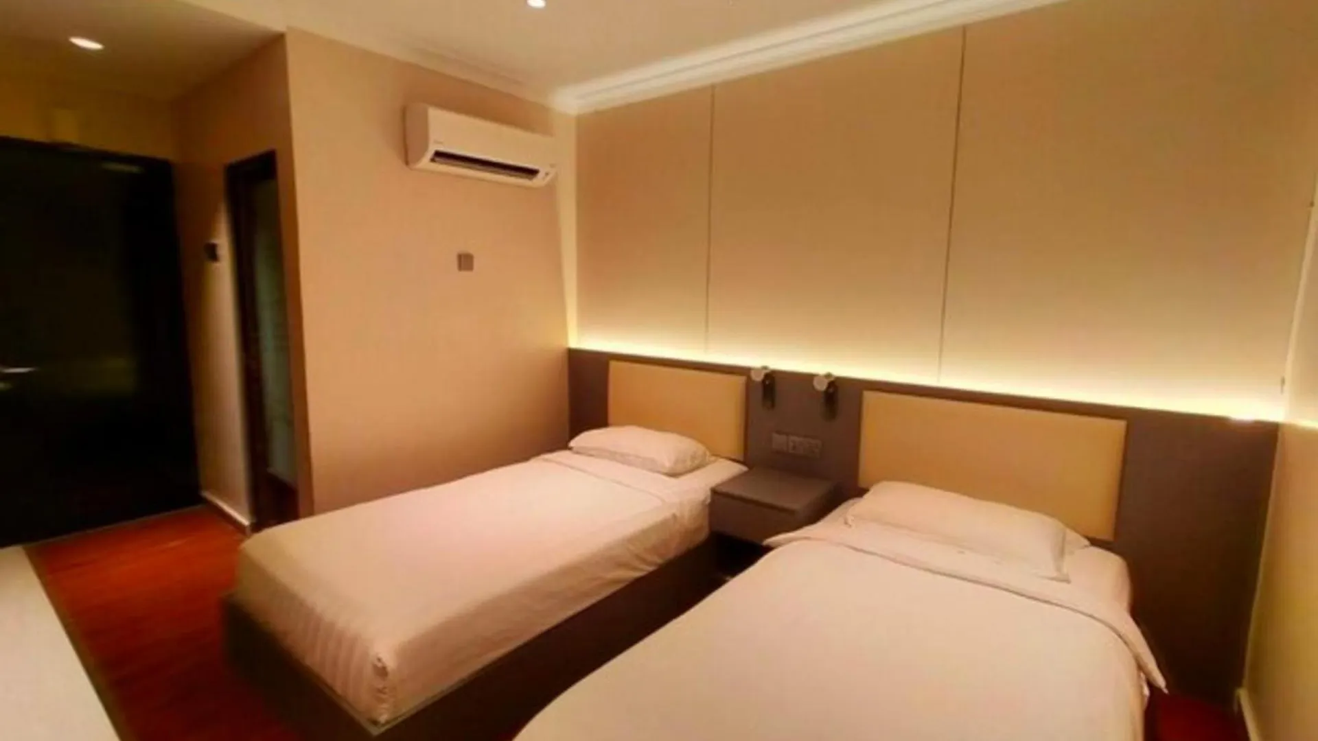 Super Oyo 998 Queen City Hotel George Town 2*,