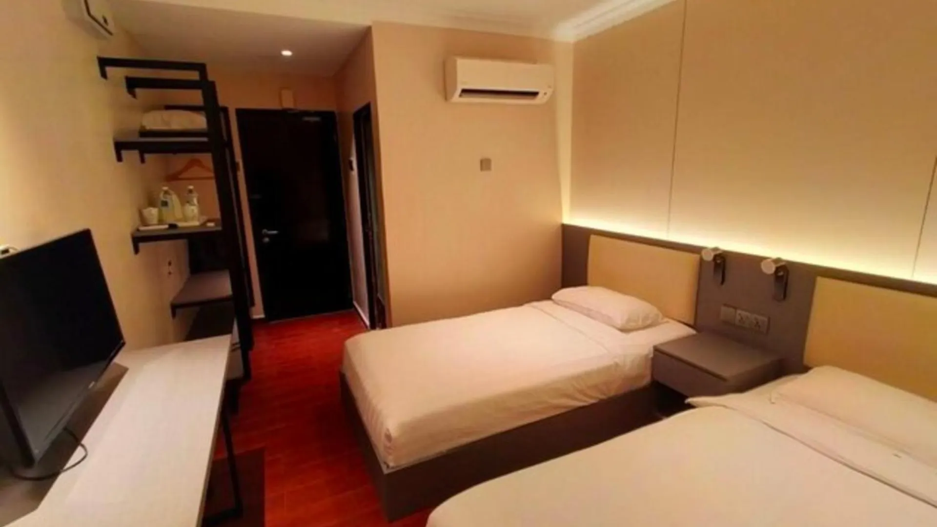 Super Oyo 998 Queen City Hotel George Town 2*,  Malasia