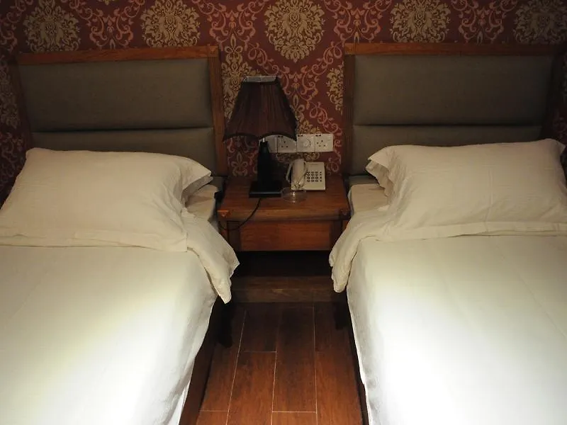 Super Oyo 998 Queen City Hotel George Town 2*,