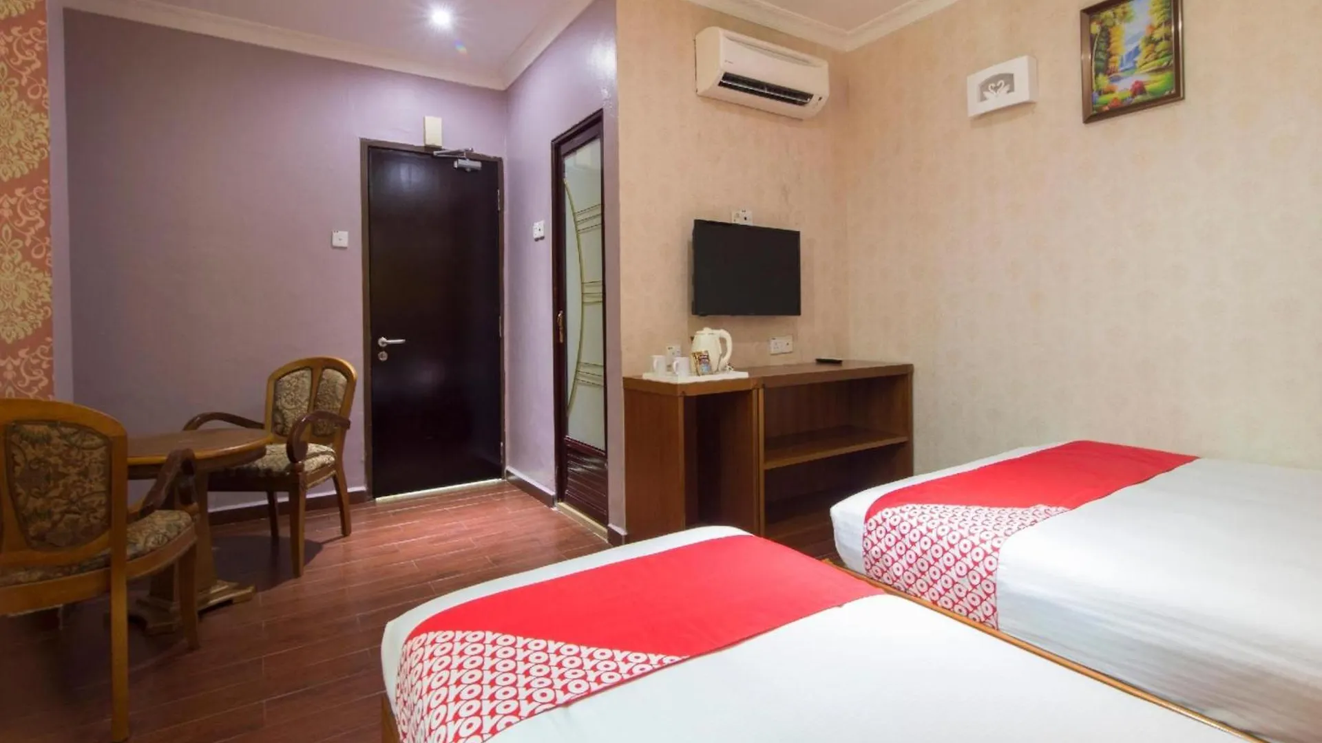 Super Oyo 998 Queen City Hotel George Town