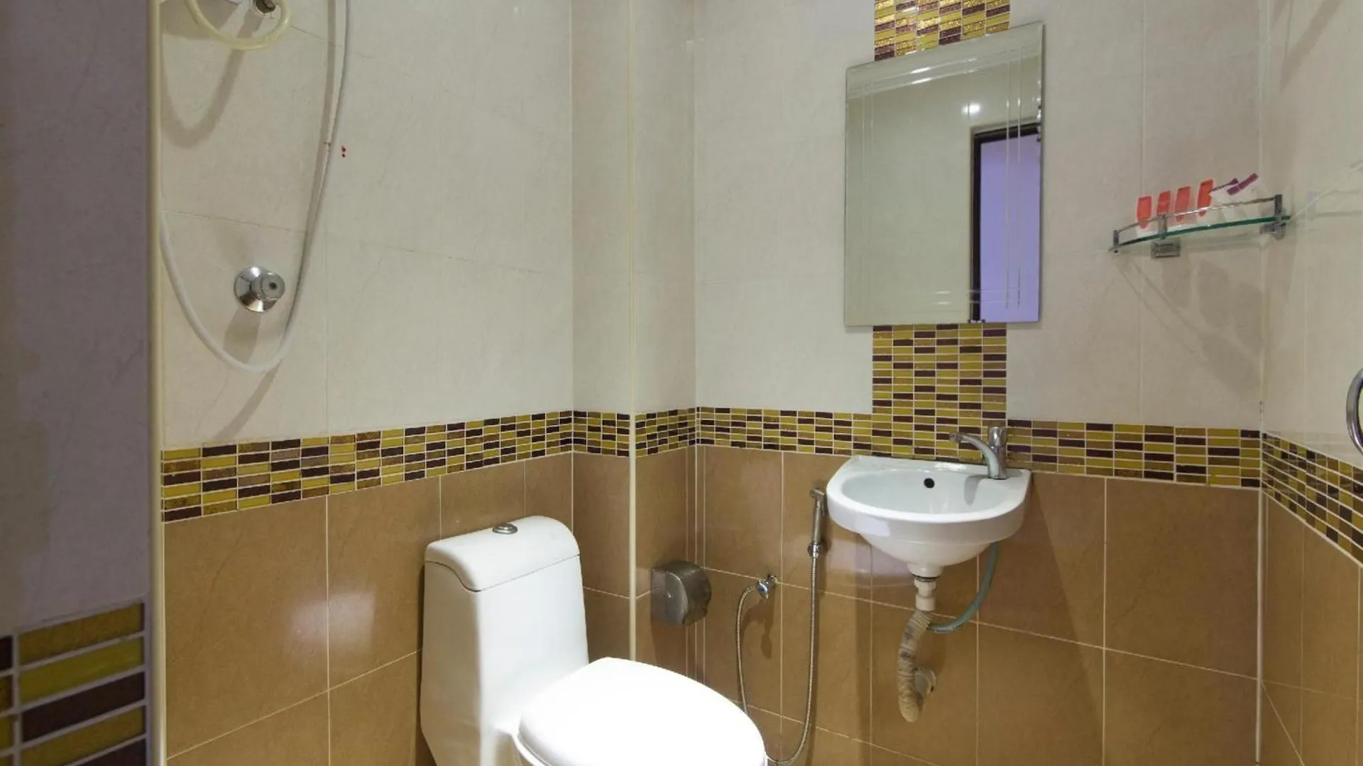 Super Oyo 998 Queen City Hotel George Town 2*,  Malaysia