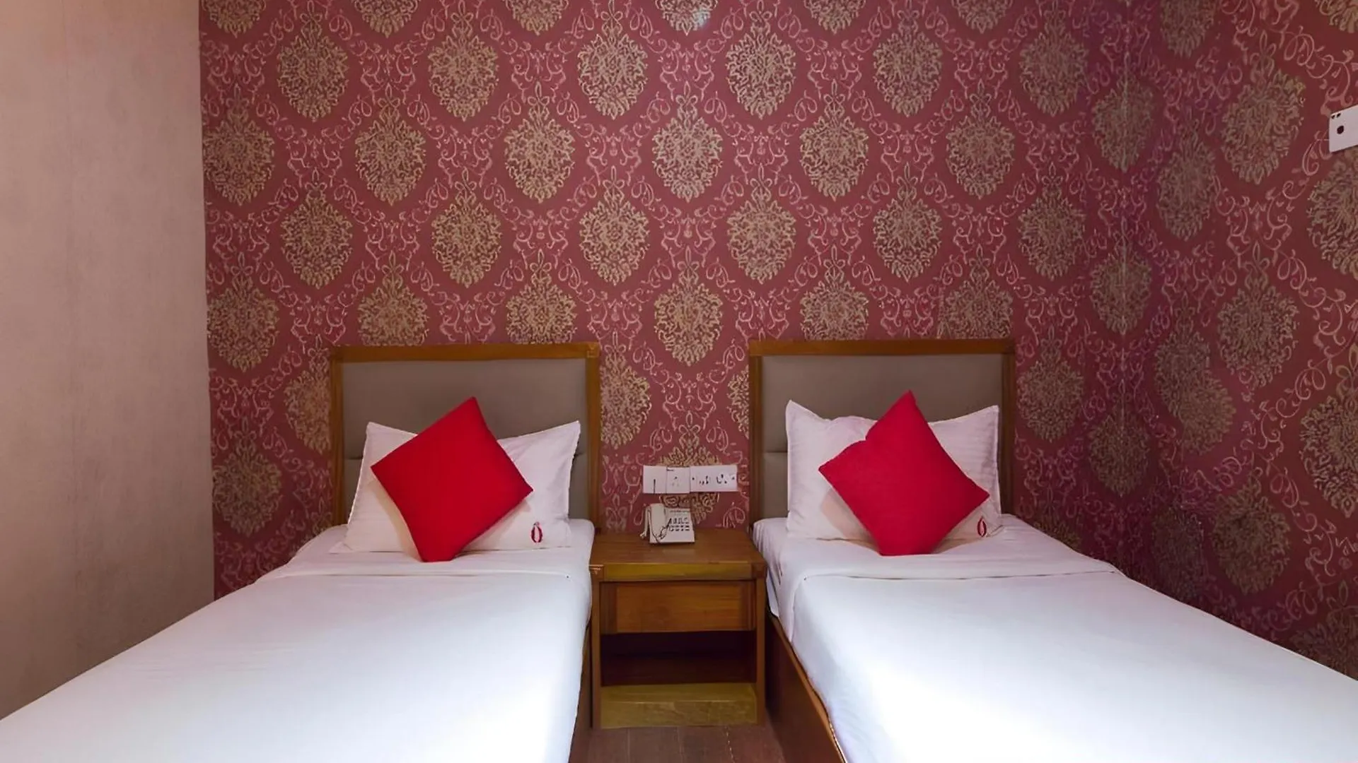 Super Oyo 998 Queen City Hotel George Town