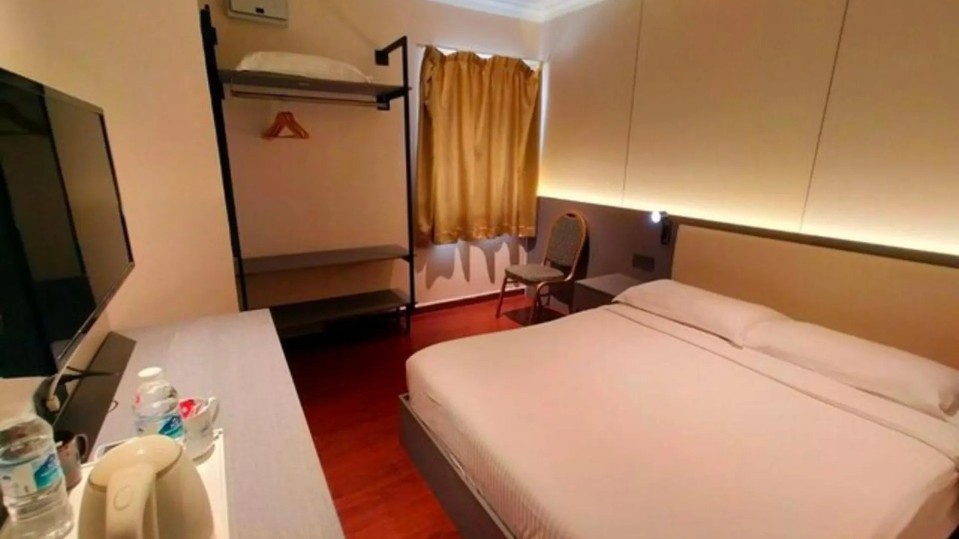 Super Oyo 998 Queen City Hotel George Town 2*,