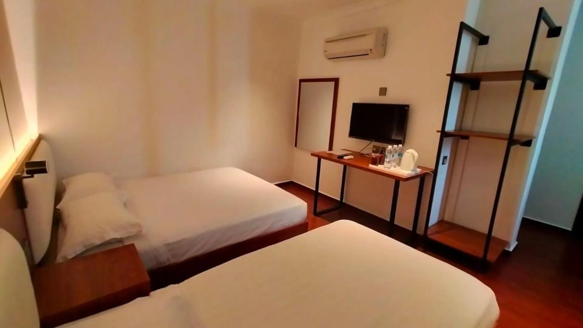 Super Oyo 998 Queen City Hotel George Town