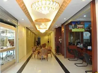 Super Oyo 998 Queen City Hotel George Town 2*,