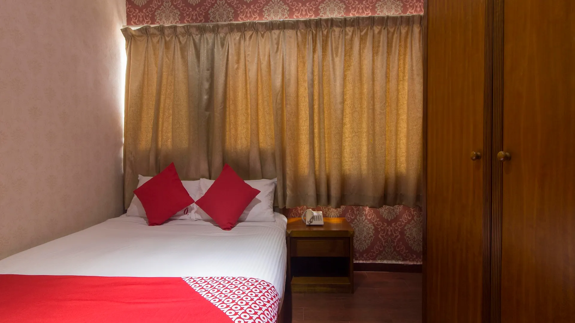 Super Oyo 998 Queen City Hotel George Town