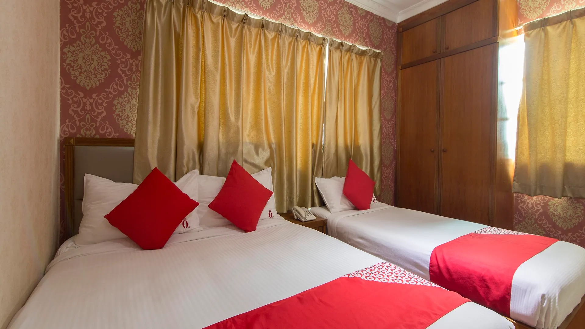 Super Oyo 998 Queen City Hotel George Town