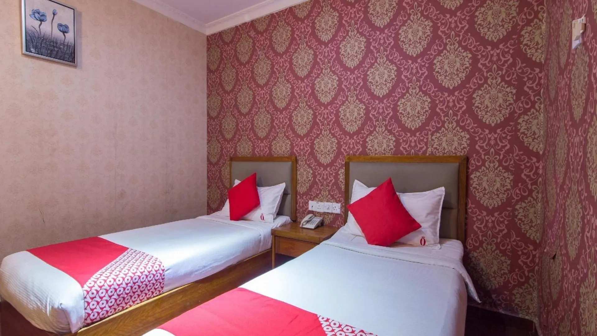 Super Oyo 998 Queen City Hotel George Town 2*,  Malaysia