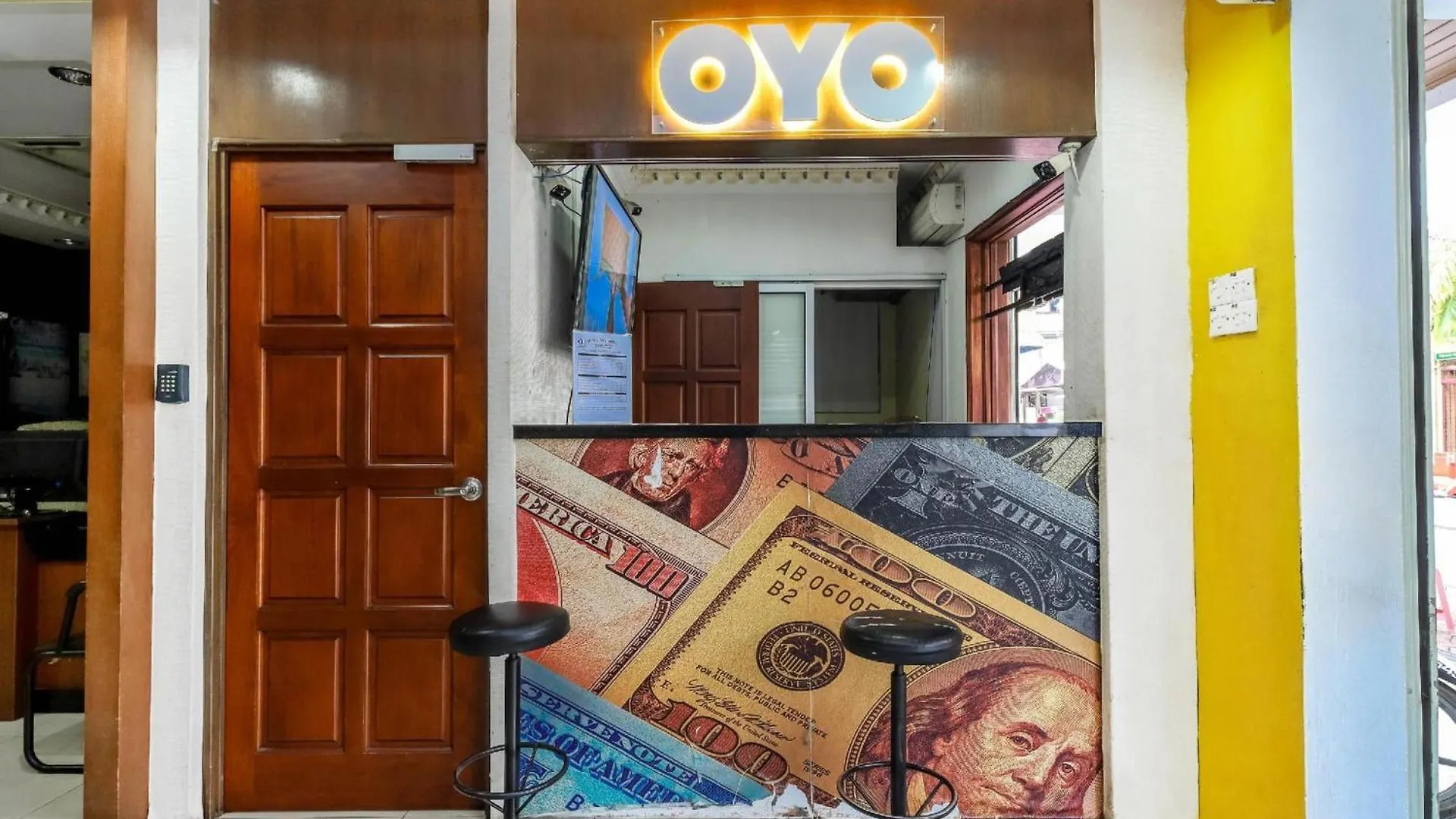 OYO 998 Queen City Hotel George Town 2*,