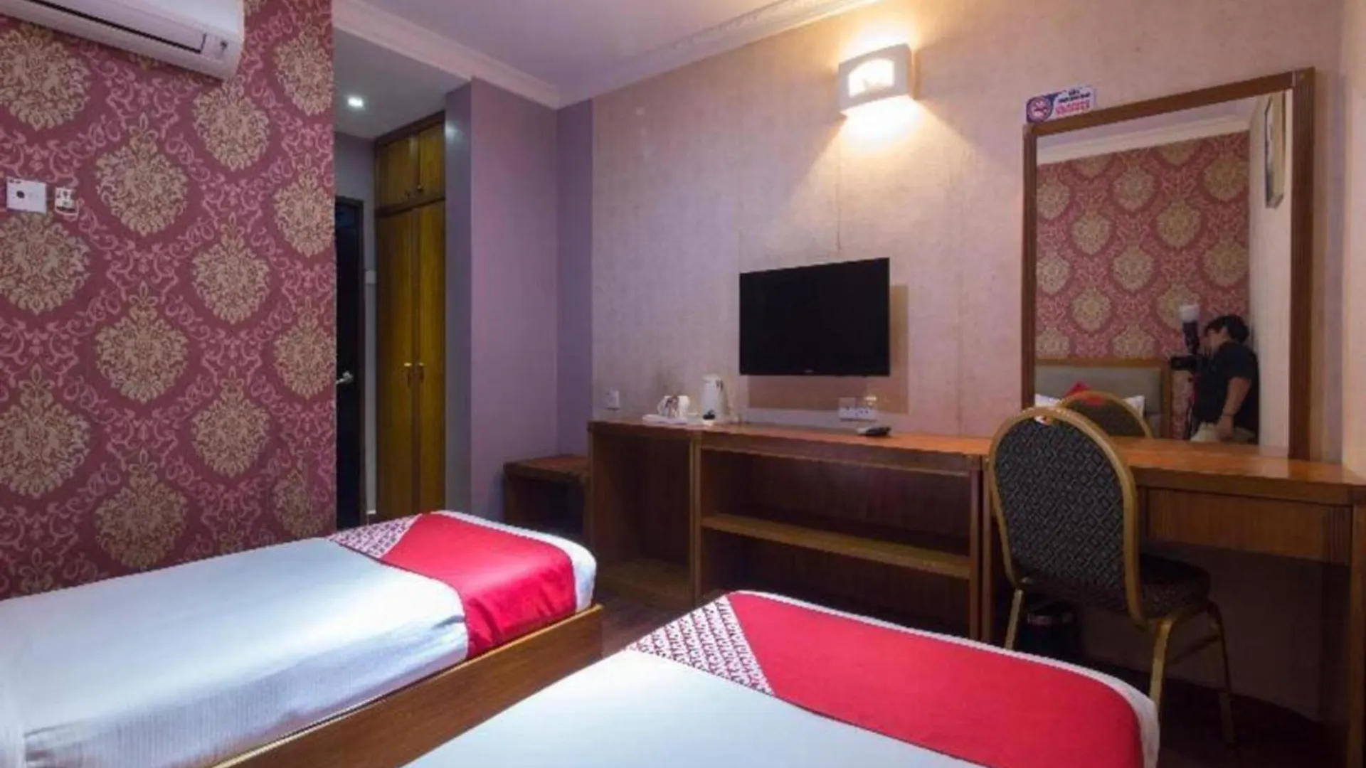 OYO 998 Queen City Hotel George Town Maleisië
