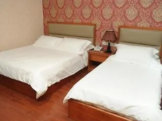 OYO 998 Queen City Hotel George Town